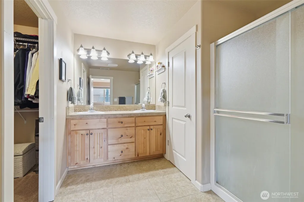 3805 NW 122nd Street Vancouver WA 98685