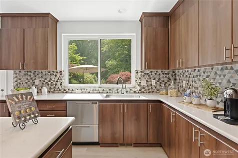 1403 240th Way SE Sammamish WA 98075