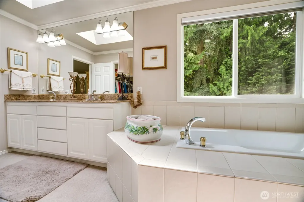 12865 SE 47th Place Bellevue WA 98006