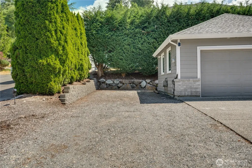 12865 SE 47th Place Bellevue WA 98006