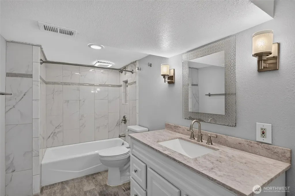 6805 SE Middle Way Vancouver WA 98664