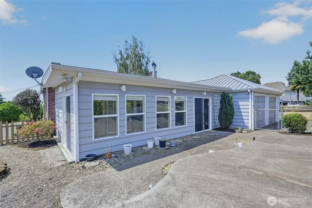 6805 SE Middle Way Vancouver WA 98664