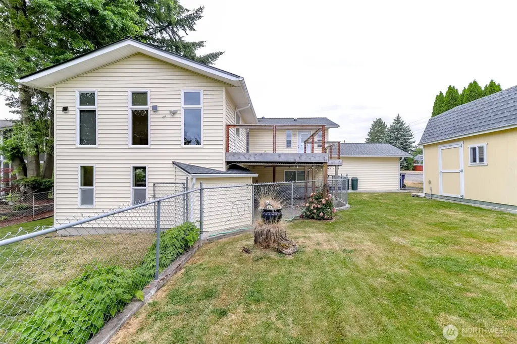 4992 31st Street NE Federal Way WA 98422