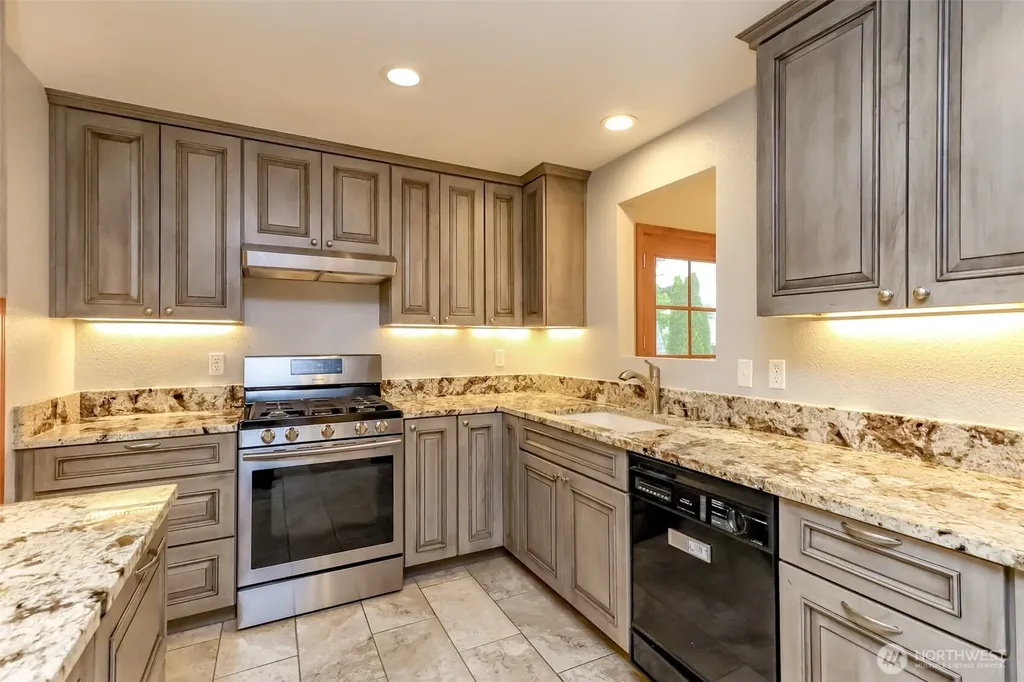 4992 31st Street NE Federal Way WA 98422