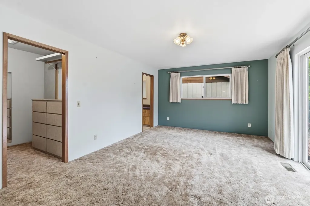5470 E Grapeview Loop Road Allyn WA 98524