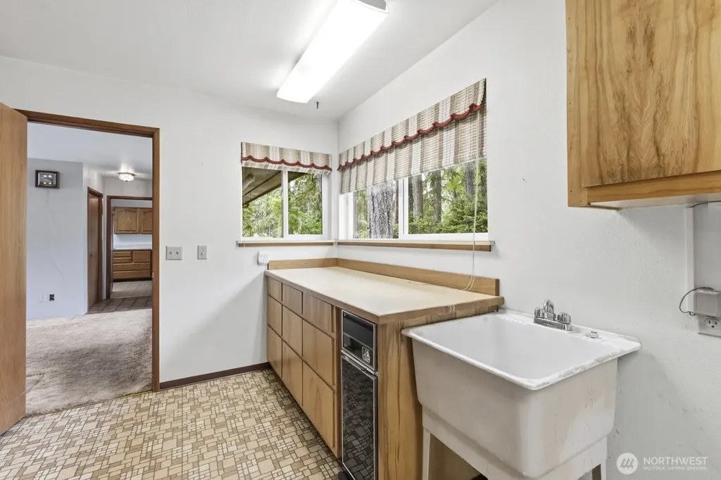 5470 E Grapeview Loop Road Allyn WA 98524