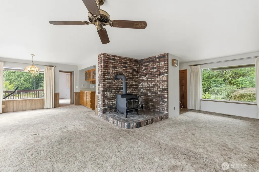 5470 E Grapeview Loop Road Allyn WA 98524