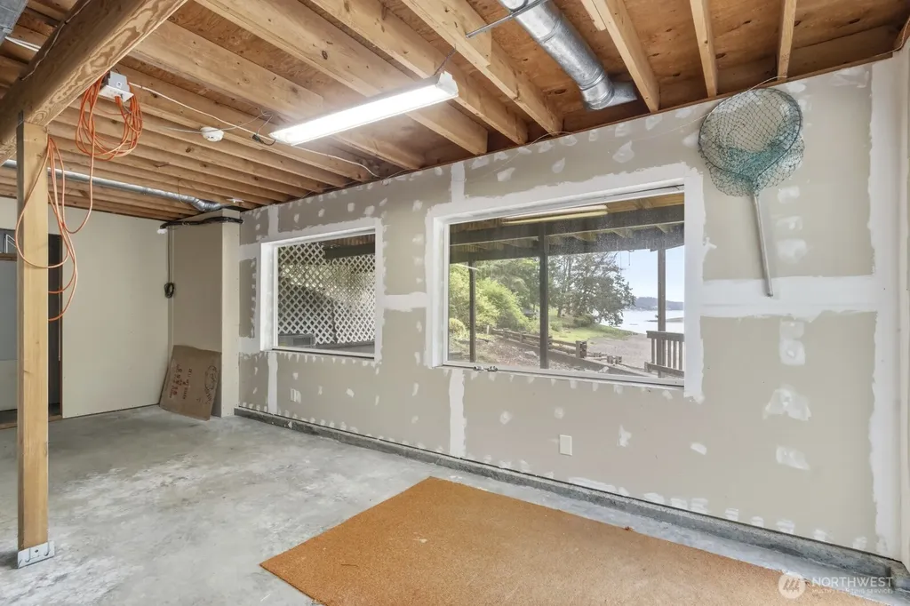 5470 E Grapeview Loop Road Allyn WA 98524