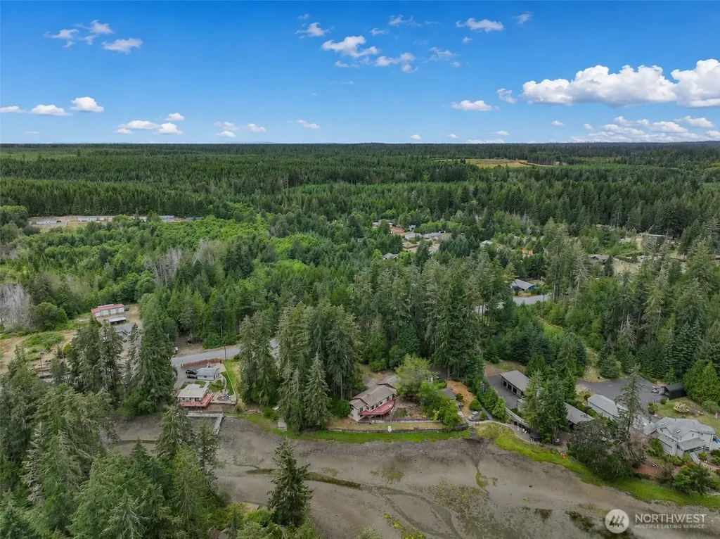 5470 E Grapeview Loop Road Allyn WA 98524