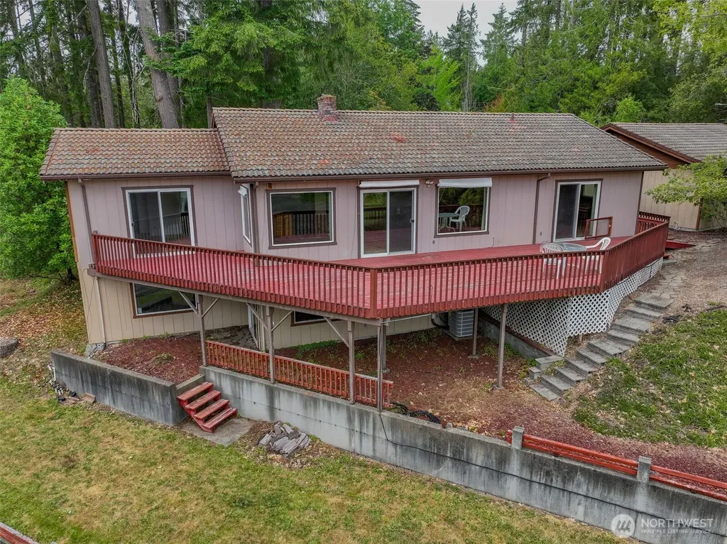 5470 E Grapeview Loop Road Allyn WA 98524