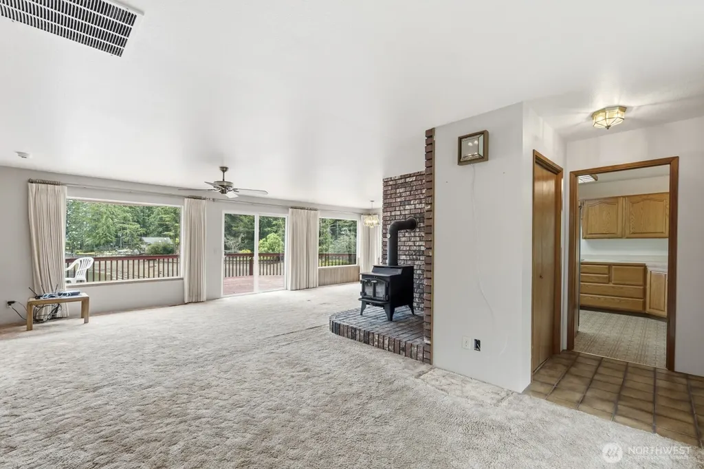 5470 E Grapeview Loop Road Allyn WA 98524