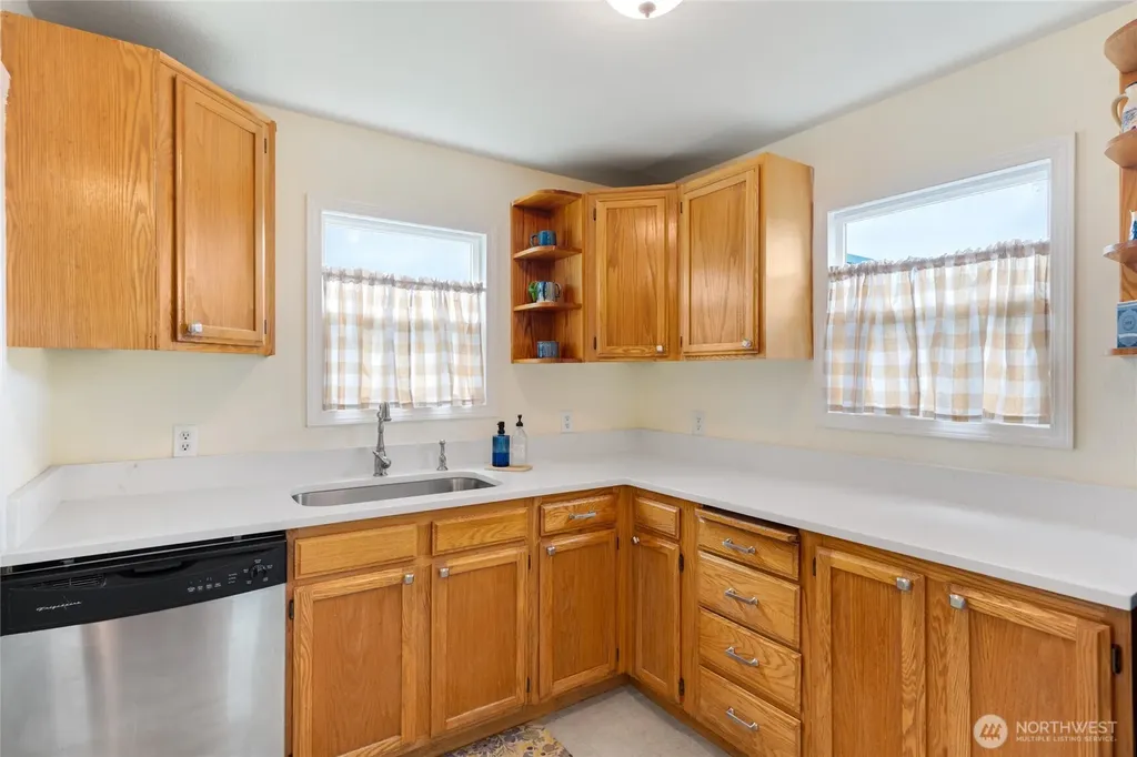 556 25th Avenue Longview WA 98632