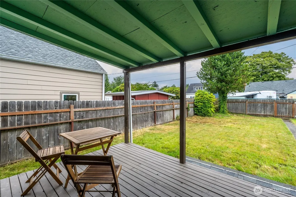 556 25th Avenue Longview WA 98632