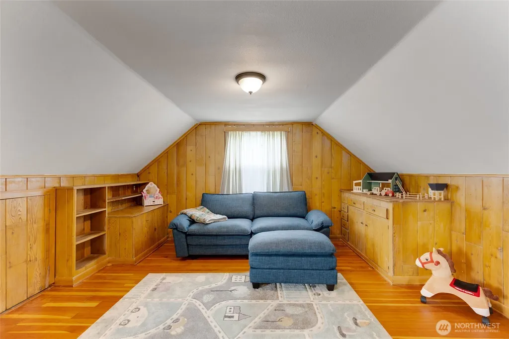 556 25th Avenue Longview WA 98632