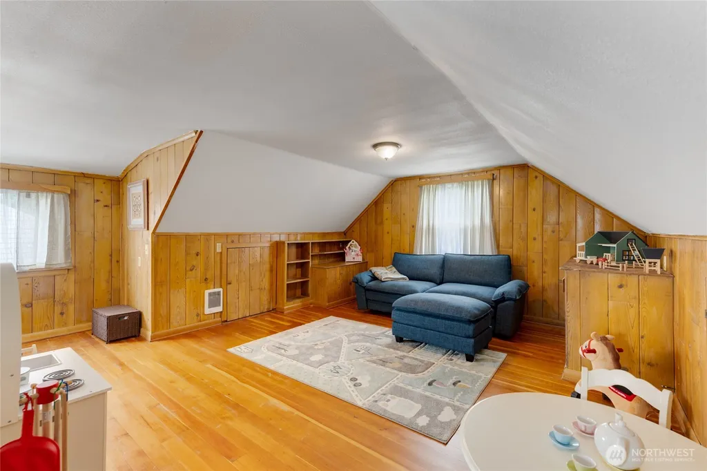 556 25th Avenue Longview WA 98632