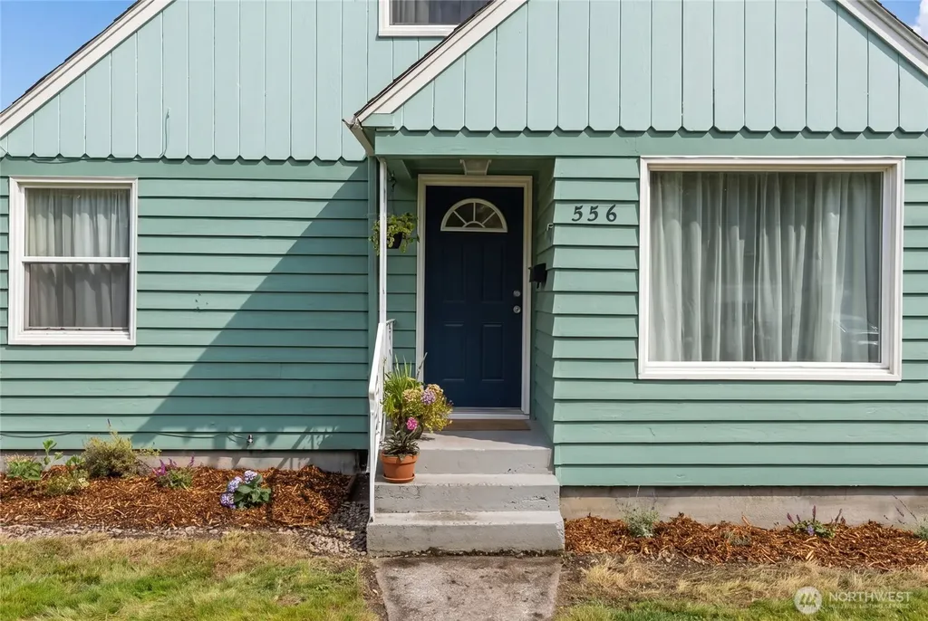 556 25th Avenue Longview WA 98632