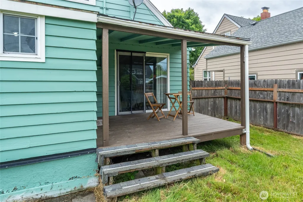 556 25th Avenue Longview WA 98632