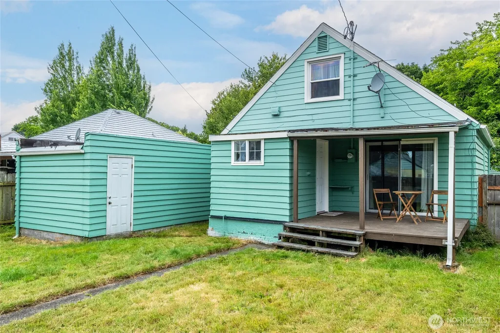 556 25th Avenue Longview WA 98632