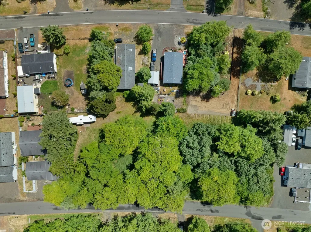 576 Chenois Avenue NE Ocean Shores WA 98569