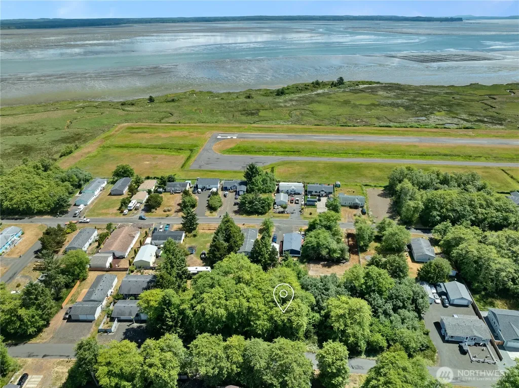 576 Chenois Avenue NE Ocean Shores WA 98569