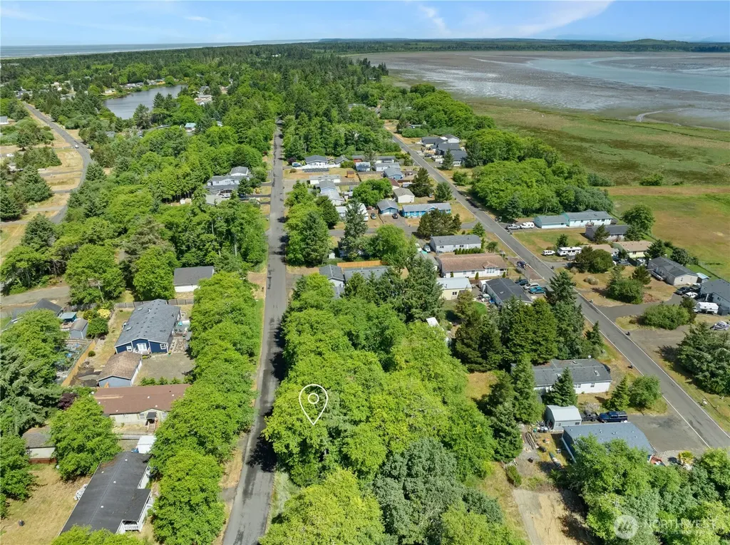 576 Chenois Avenue NE Ocean Shores WA 98569