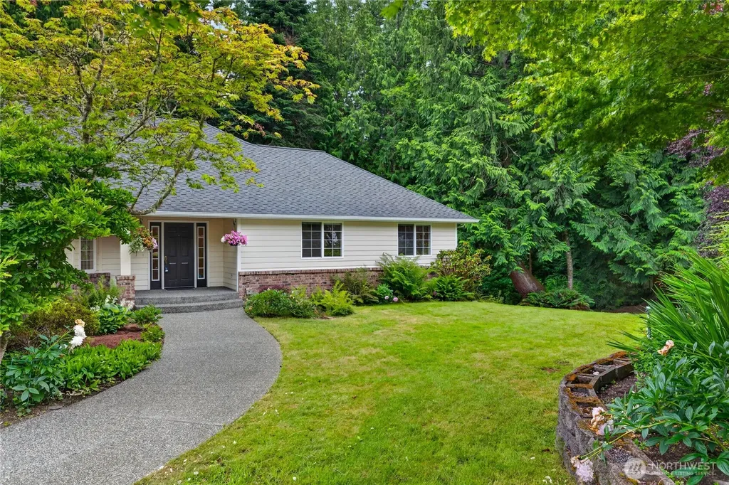 4819 Woodside Dr Drive Anacortes WA 98221