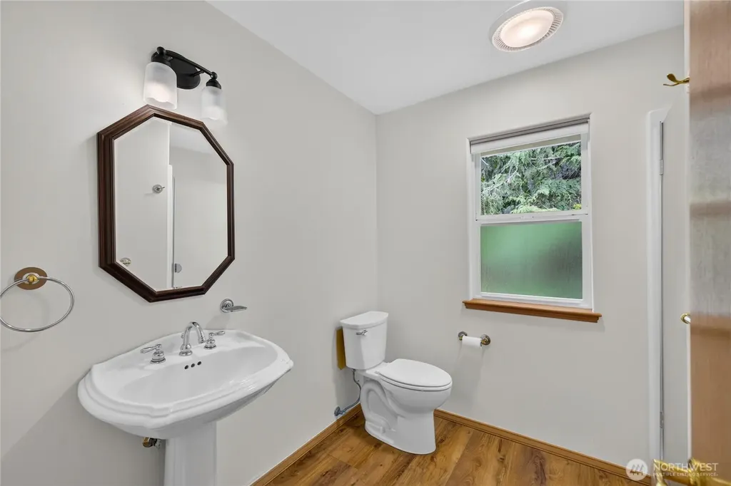 4819 Woodside Dr Drive Anacortes WA 98221