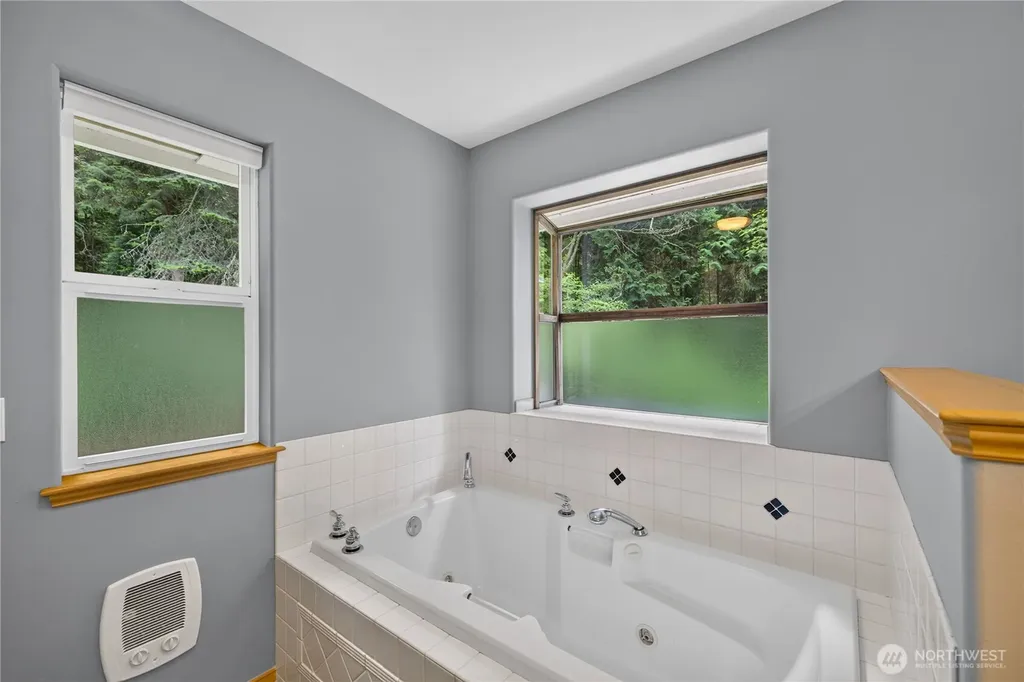 4819 Woodside Dr Drive Anacortes WA 98221