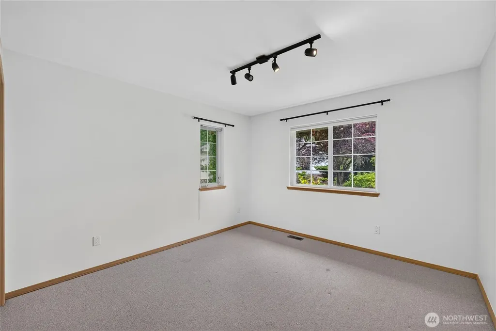 4819 Woodside Dr Drive Anacortes WA 98221