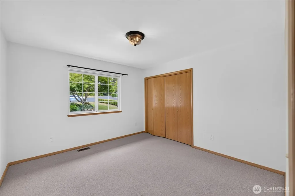 4819 Woodside Dr Drive Anacortes WA 98221