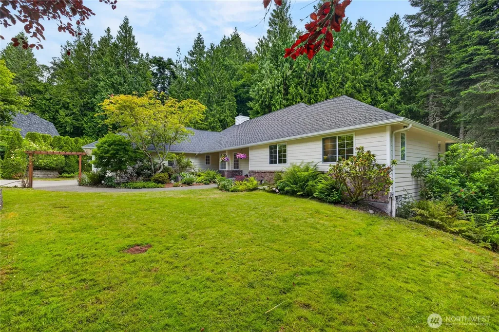 4819 Woodside Dr Drive Anacortes WA 98221