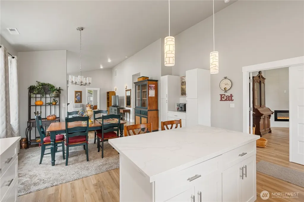 2110 Hawks View Lane Winlock WA 98596
