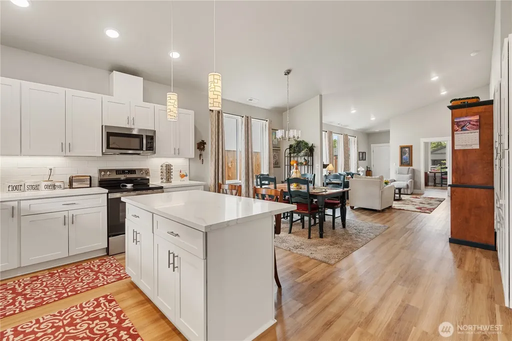 2110 Hawks View Lane Winlock WA 98596