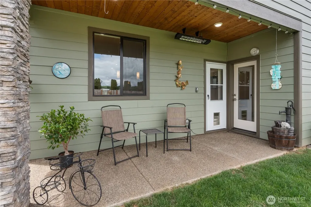 2110 Hawks View Lane Winlock WA 98596