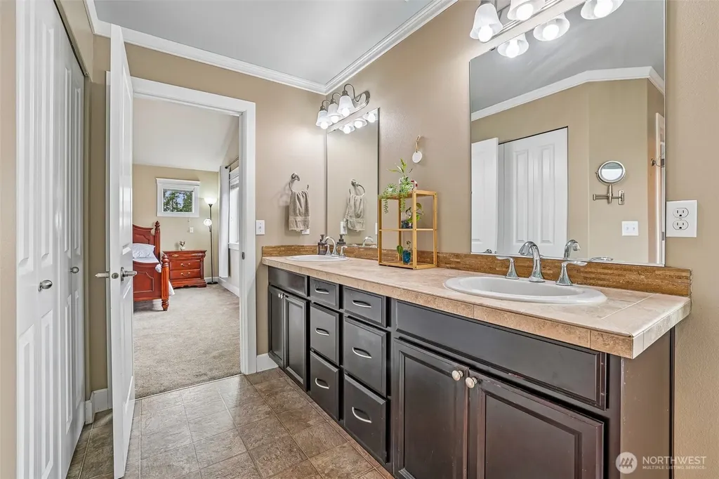 10015 1st Street NE Lake Stevens WA 98258