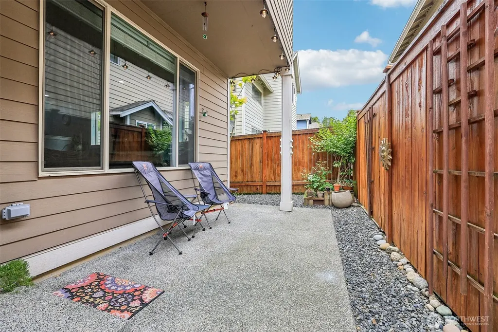 10015 1st Street NE Lake Stevens WA 98258