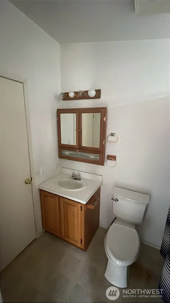 140 W Spruce Street Port Ludlow WA 98365