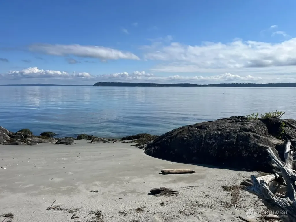 140 W Spruce Street Port Ludlow WA 98365
