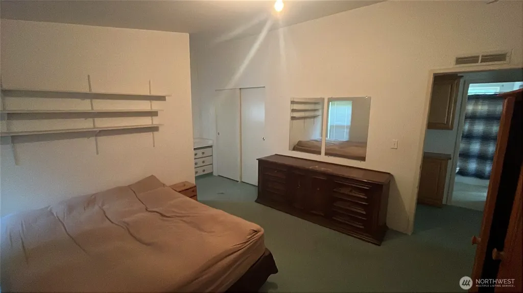140 W Spruce Street Port Ludlow WA 98365
