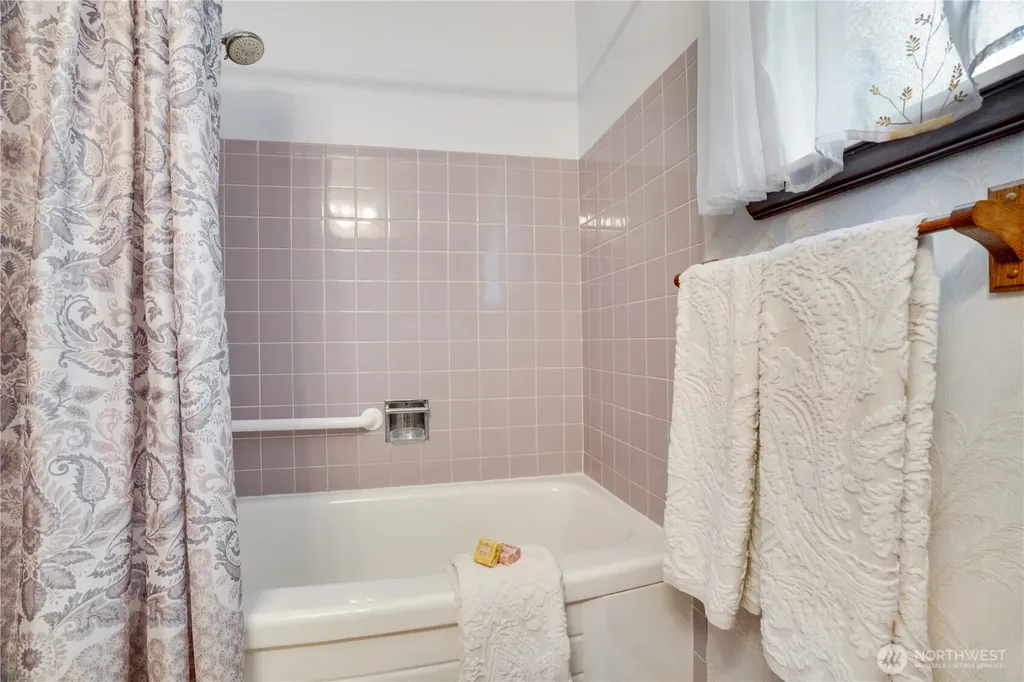 10102 114th Street SW Lakewood WA 98498