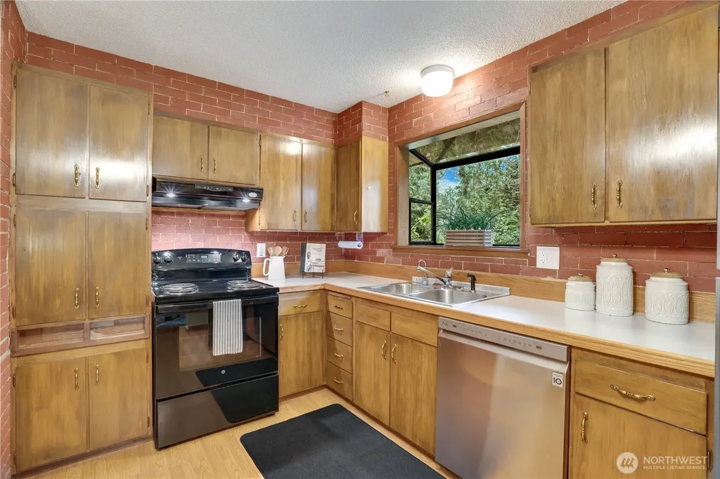 10102 114th Street SW Lakewood WA 98498