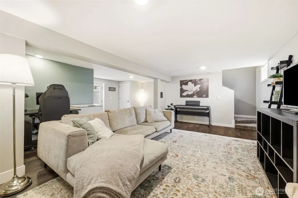 316 SW 124th Street Seattle WA 98146