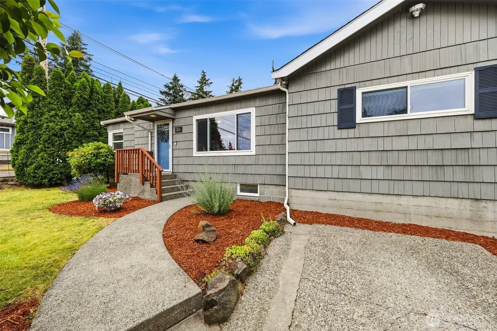 316 SW 124th Street Seattle WA 98146