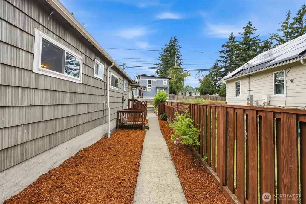 316 SW 124th Street Seattle WA 98146