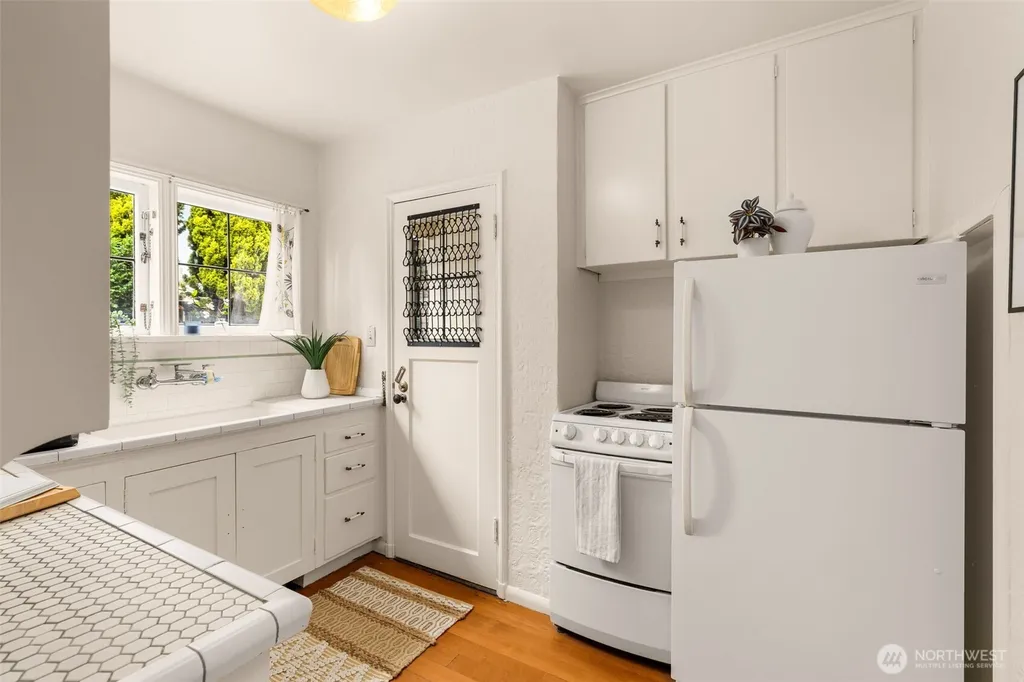 1516 E Republican Street Seattle WA 98112