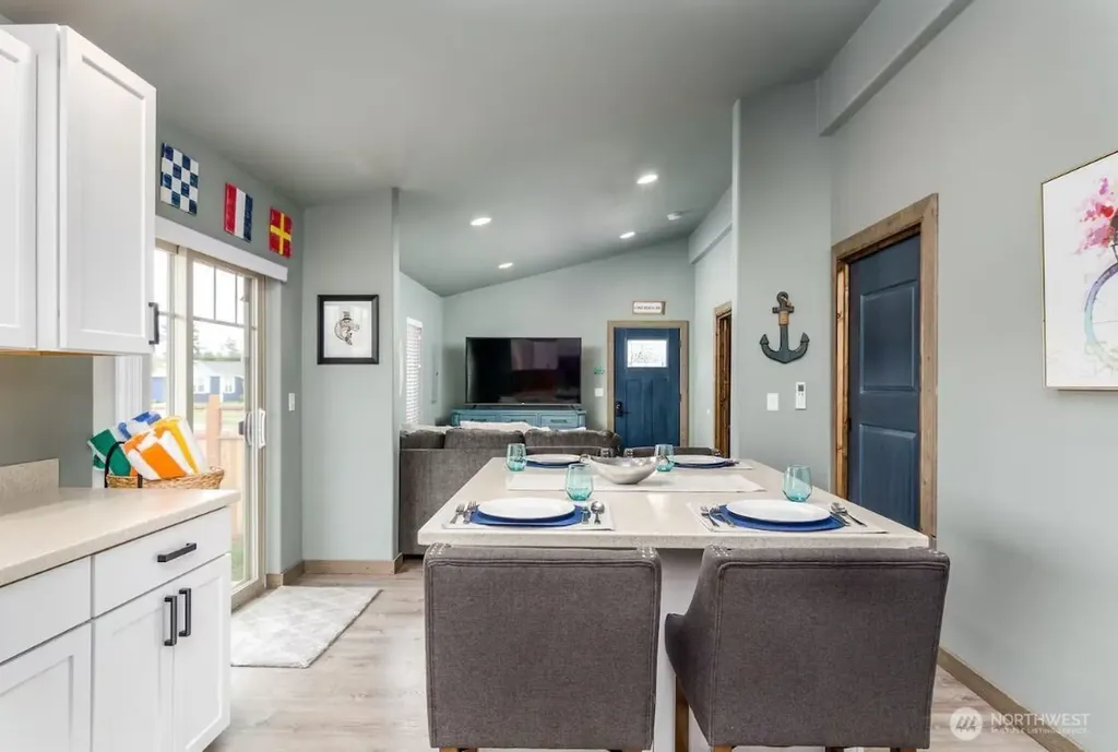 106 Sid Snyder Drive E Long Beach WA 98631
