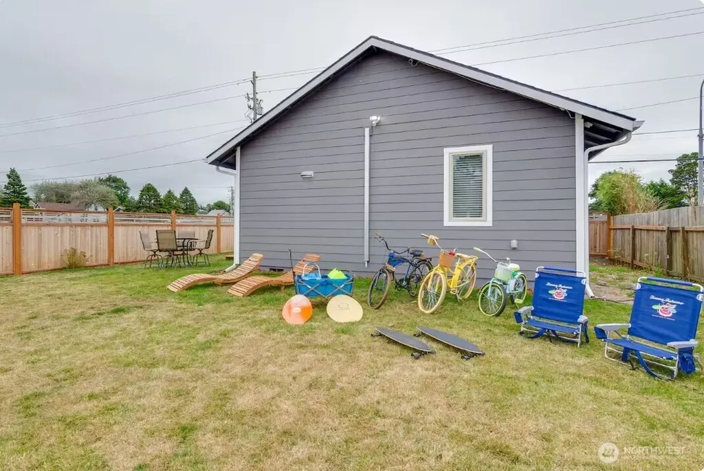 106 Sid Snyder Drive E Long Beach WA 98631