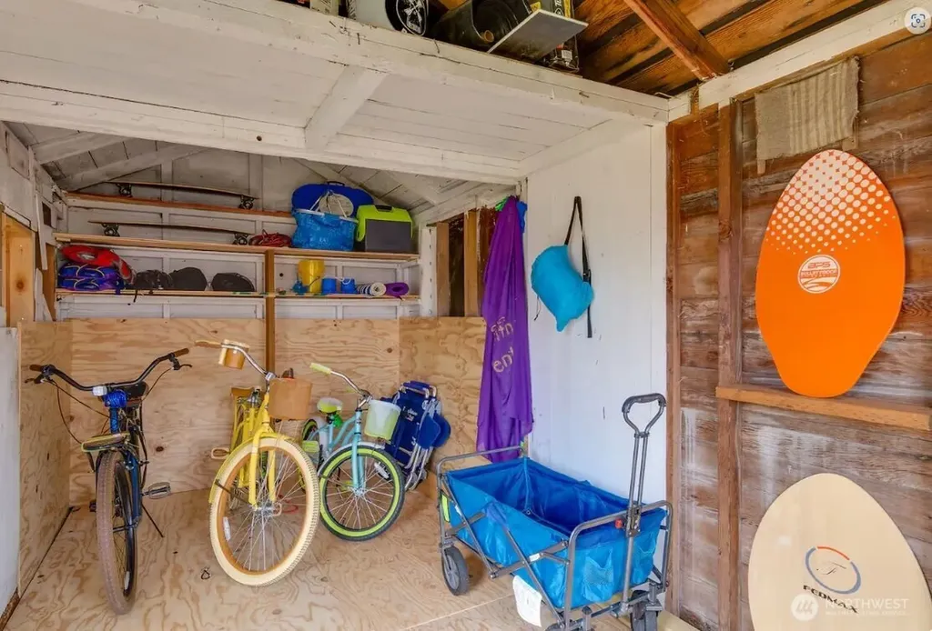 106 Sid Snyder Drive E Long Beach WA 98631