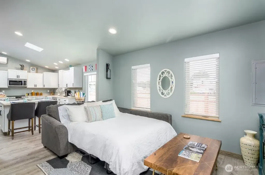 106 Sid Snyder Drive E Long Beach WA 98631