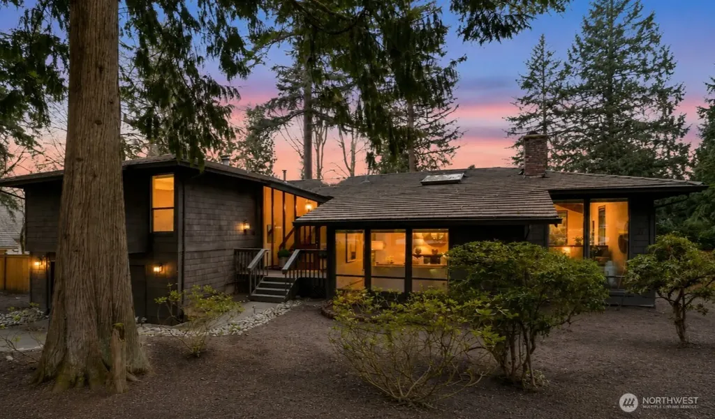 2518 Sahalee Drive East Sammamish WA 98074